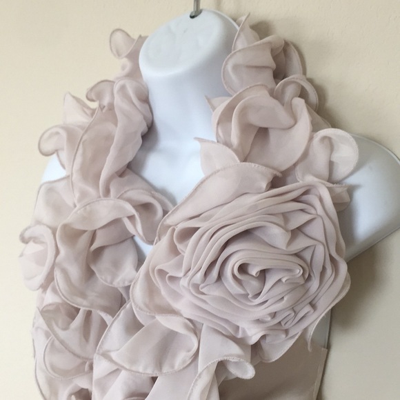 bebe Tops - Bebe Champagne ruffle top XXS